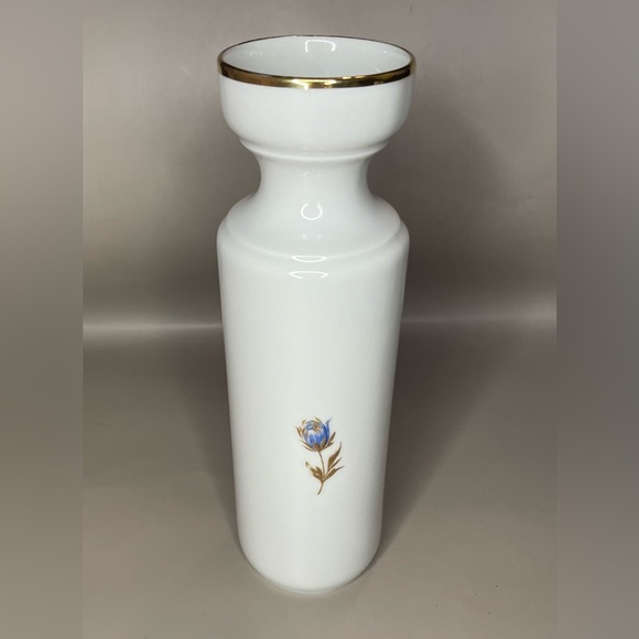 Stunning Classic German Kaiser Porcelain Hand Painted Blue & Gold Flower Vase - Picture 8 of 12